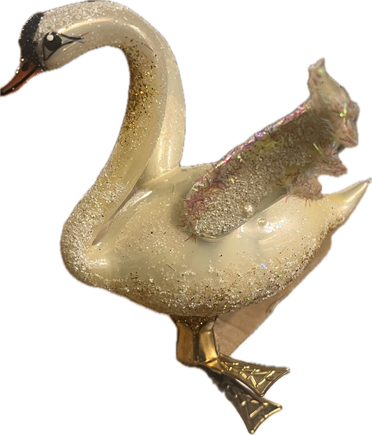 ChristmasJules Majestic Swan Clip