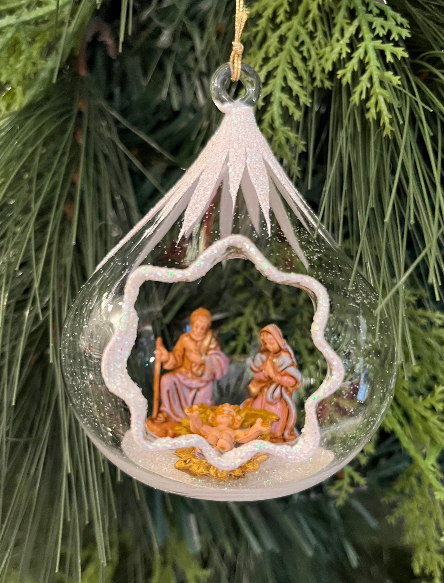 deCarlini Nativity in Transparent Onion Shape