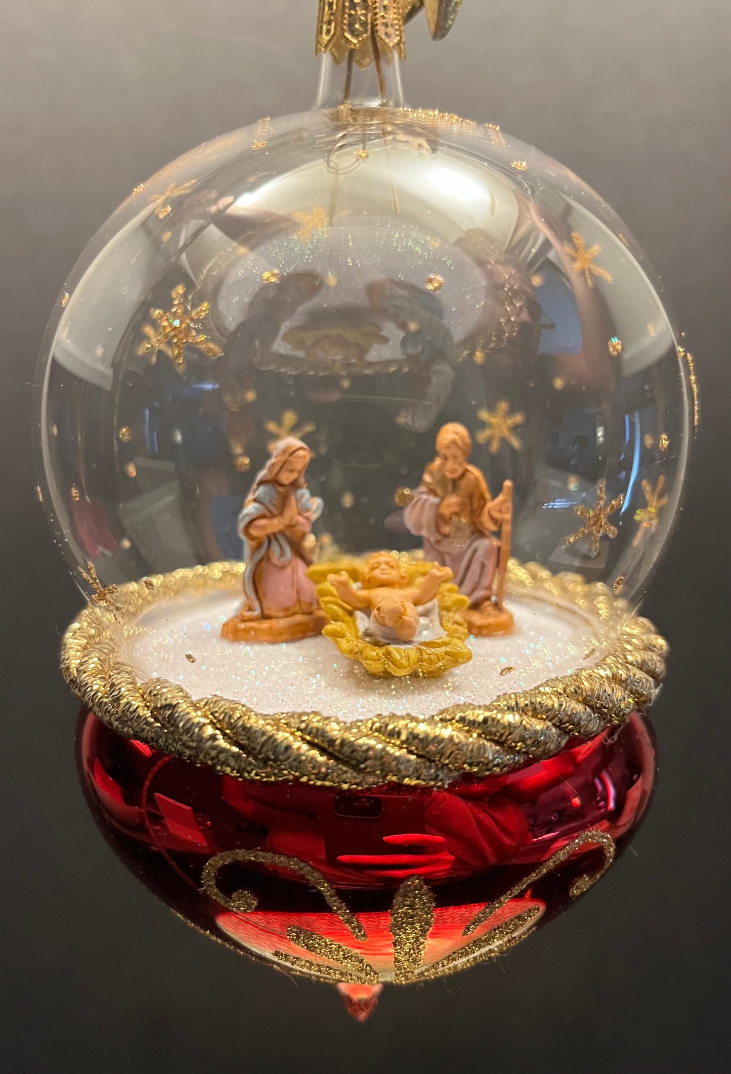 deCarlini Nativity in Globe - Red