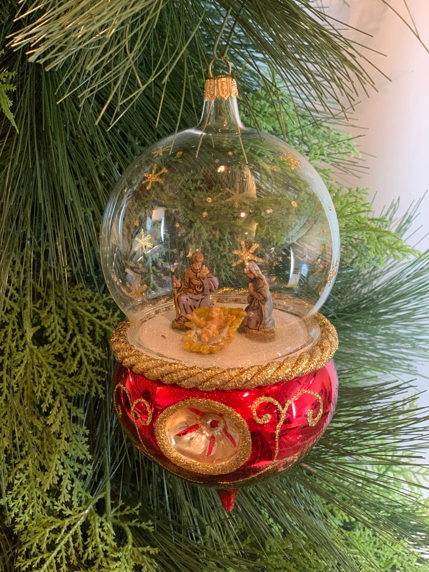 deCarlini Nativity Globe with Reflector