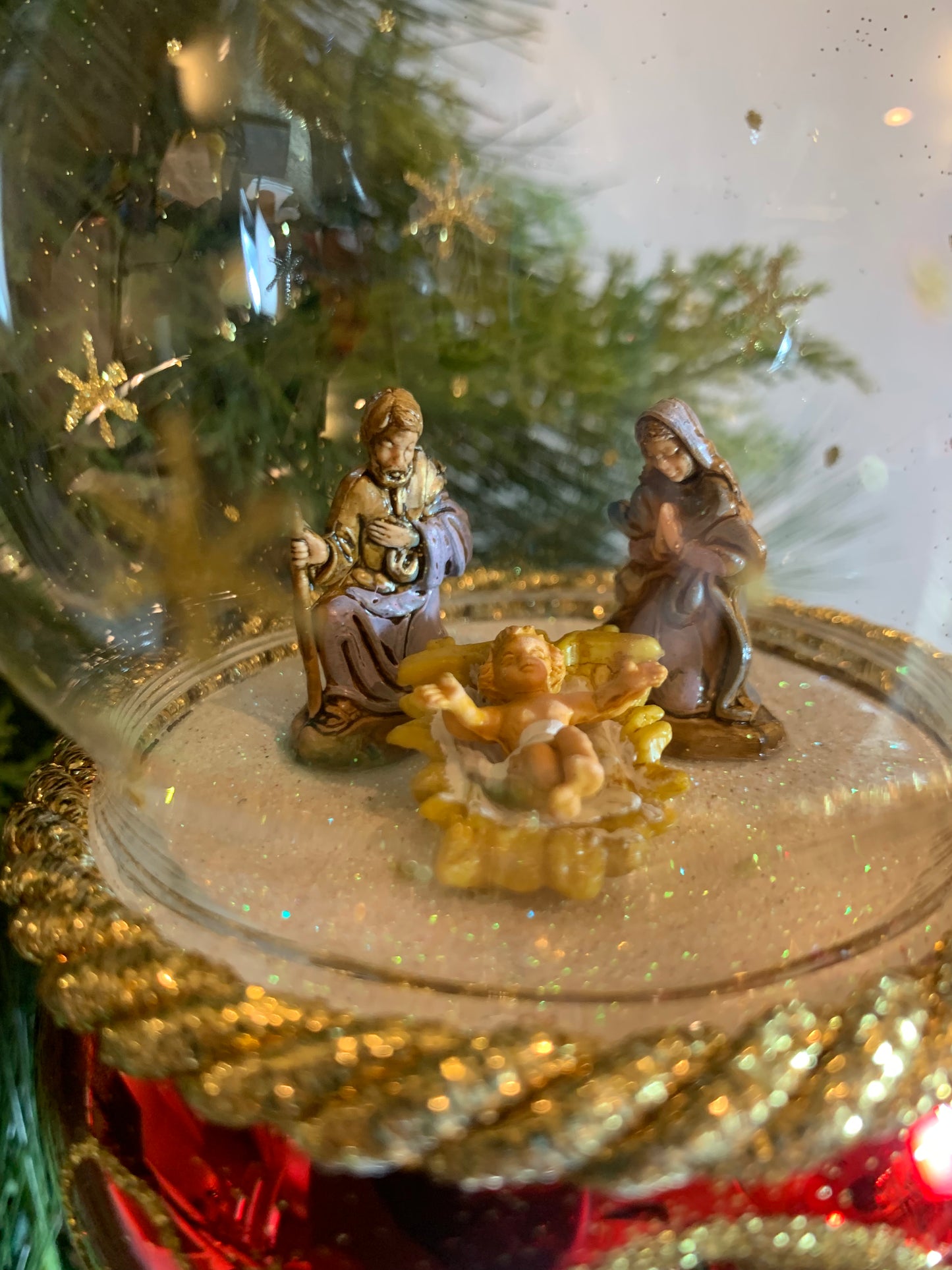 deCarlini Nativity Globe with Reflector