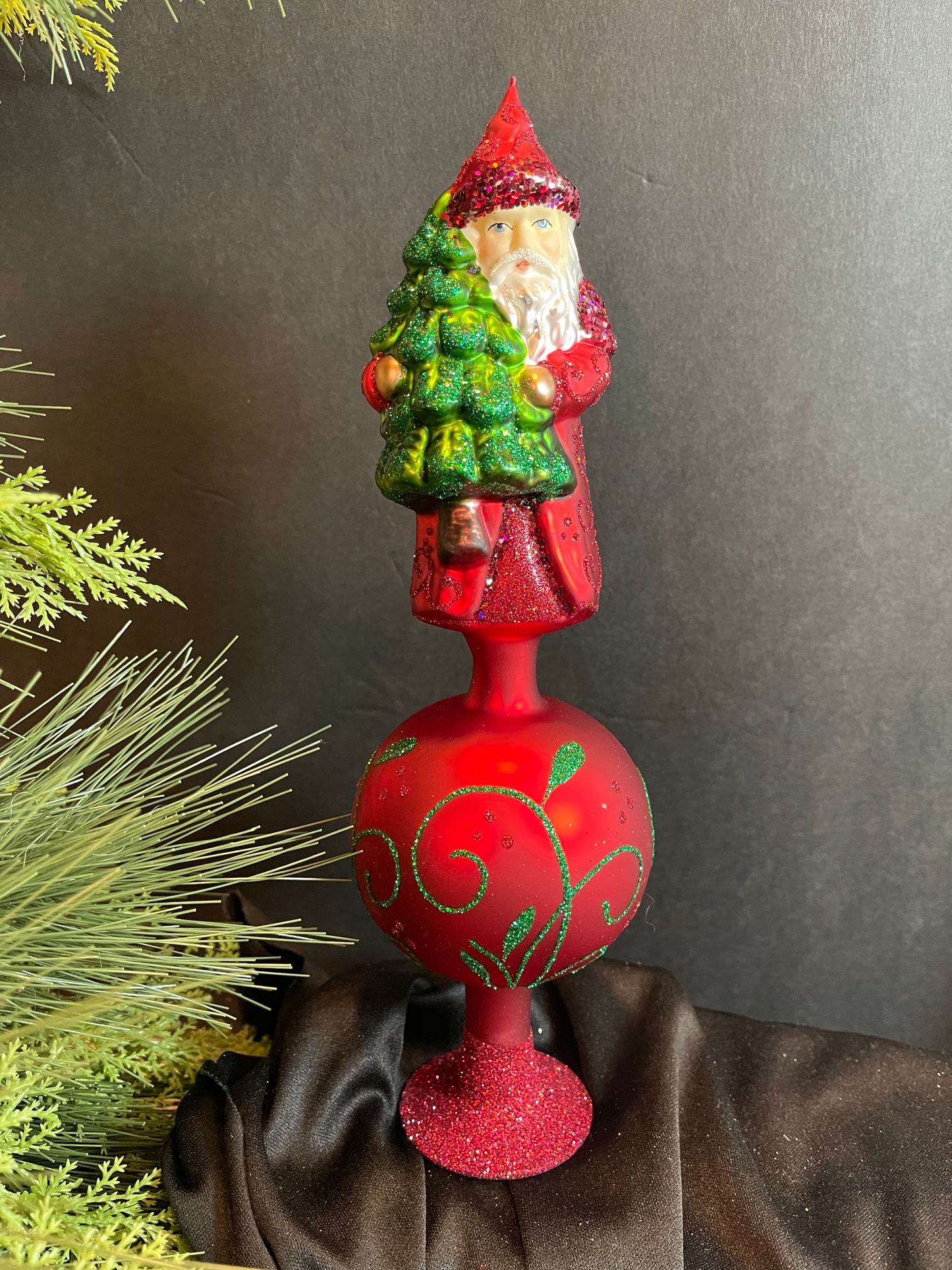 Santa Clause Tree Topper with Green Swirls - Inge Glas